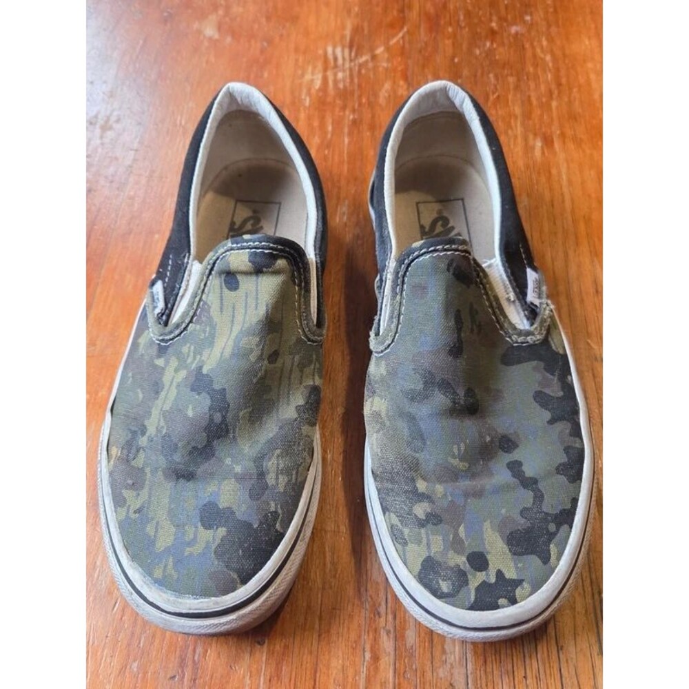 Vans Classic Slip-on Shoes Sneakers Camo Size 5 Youth